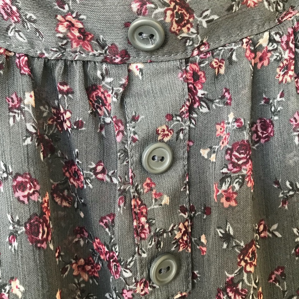 Button blouse - Picture 2 of 4